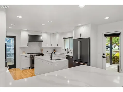 5619 SW Windsor Court Portland OR 97221