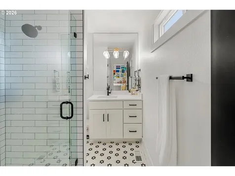 5619 SW Windsor Court Portland OR 97221