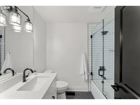 5619 SW Windsor Court Portland OR 97221