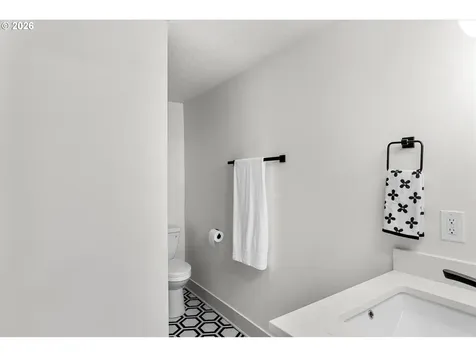 5619 SW Windsor Court Portland OR 97221
