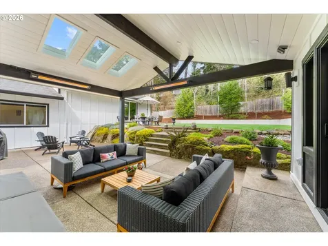 5619 SW Windsor Court Portland OR 97221