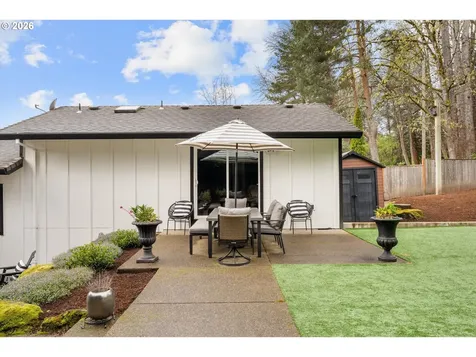 5619 SW Windsor Court Portland OR 97221
