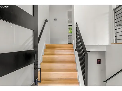 5619 SW Windsor Court Portland OR 97221