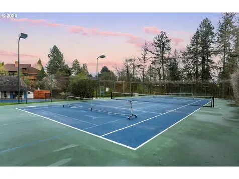 5619 SW Windsor Court Portland OR 97221