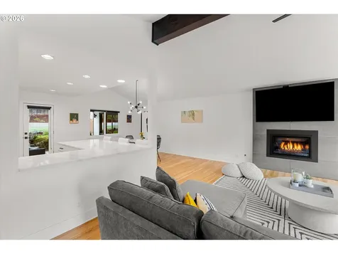 5619 SW Windsor Court Portland OR 97221