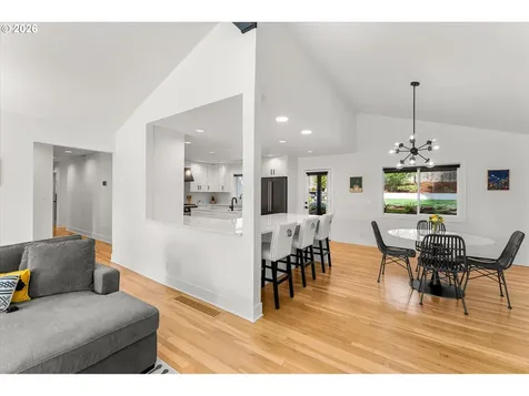 5619 SW Windsor Court Portland OR 97221