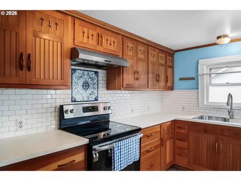 428 5th Street Springfield OR 97477