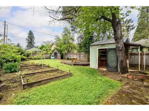 428 5th Street Springfield OR 97477