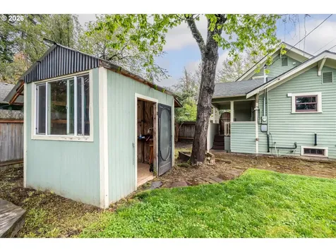 428 5th Street Springfield OR 97477