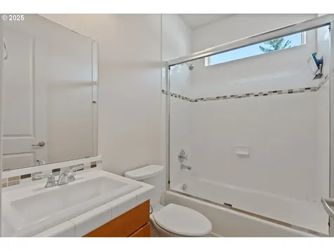 1176 SW Binford Lake Parkway Gresham OR 97080
