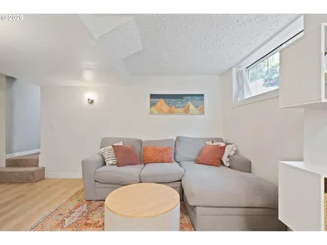 2105 N Winchell Street Portland OR 97217