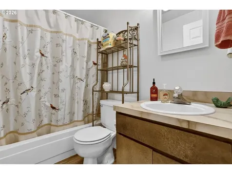2372 2374 SW Edgefield Place Troutdale OR 97060