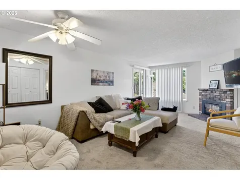 2372 2374 SW Edgefield Place Troutdale OR 97060