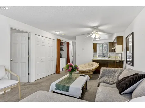 2372 2374 SW Edgefield Place Troutdale OR 97060