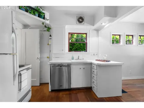 6908 SW 55th Avenue Portland OR 97219