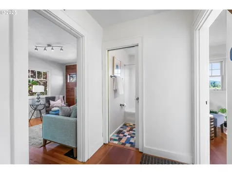 6908 SW 55th Avenue Portland OR 97219