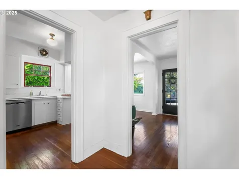 6908 SW 55th Avenue Portland OR 97219
