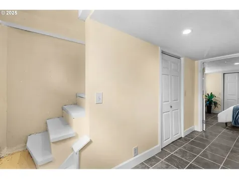 6908 SW 55th Avenue Portland OR 97219
