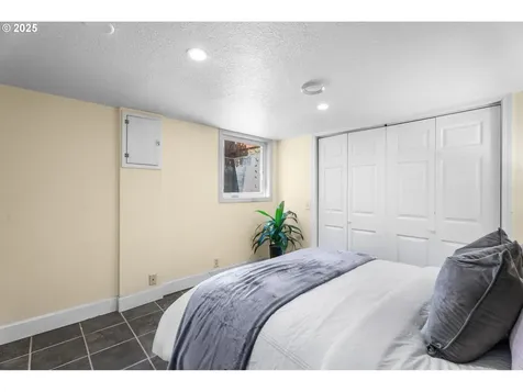 6908 SW 55th Avenue Portland OR 97219