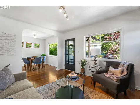 6908 SW 55th Avenue Portland OR 97219