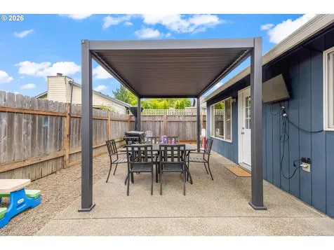 1146 SW James Court Dundee OR 97115
