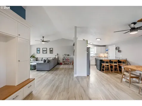 1146 SW James Court Dundee OR 97115