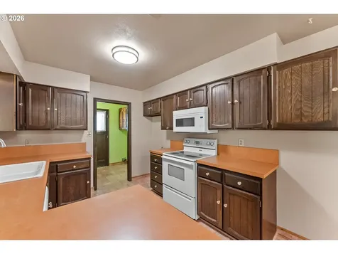 221 Oakview Drive Roseburg OR 97471