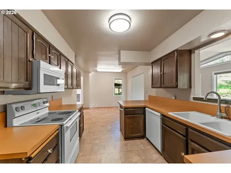 221 Oakview Drive Roseburg OR 97471
