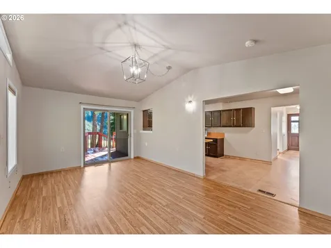 221 Oakview Drive Roseburg OR 97471