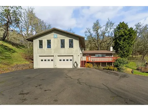 221 Oakview Drive Roseburg OR 97471