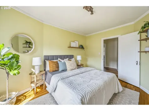 4353 NE Halsey Street Portland OR 97213