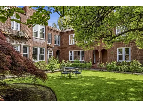 4353 NE Halsey Street Portland OR 97213