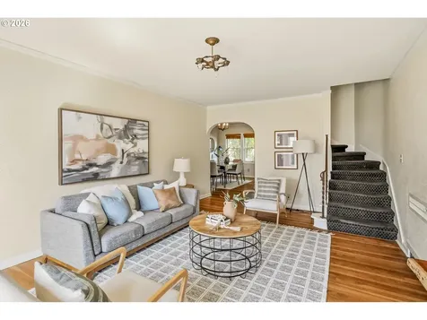 4353 NE Halsey Street Portland OR 97213