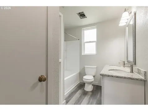 820 N 1st Avenue Kelso WA 98626