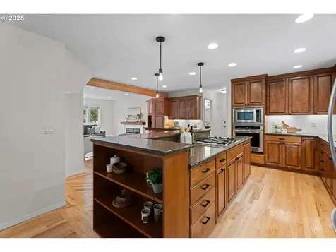 3777 Rivers Edge Drive Lake Oswego OR 97034