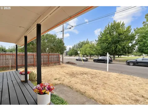 8433 SE 67th Avenue Portland OR 97206
