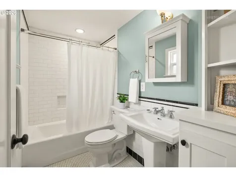 1915 NE 56th Avenue Portland OR 97213