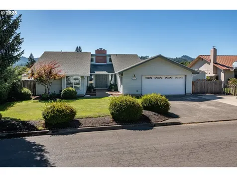 1762 E Fourth Avenue Sutherlin OR 97479