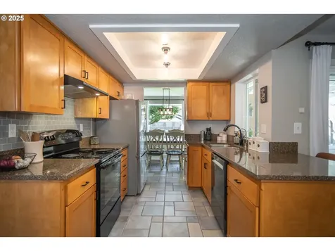 1762 E Fourth Avenue Sutherlin OR 97479