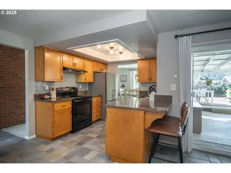1762 E Fourth Avenue Sutherlin OR 97479