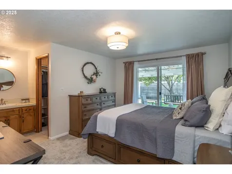 1762 E Fourth Avenue Sutherlin OR 97479