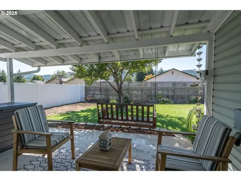 1762 E Fourth Avenue Sutherlin OR 97479