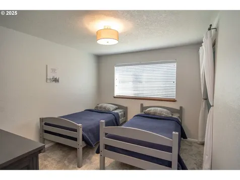 1762 E Fourth Avenue Sutherlin OR 97479