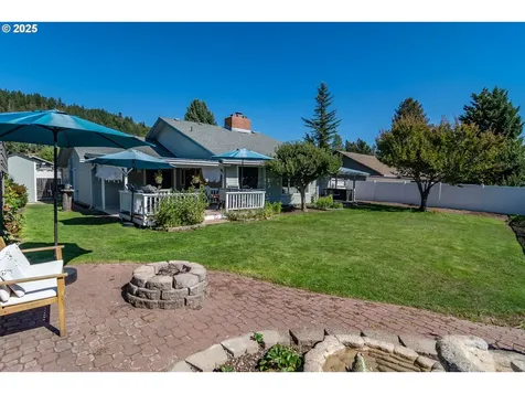 1762 E Fourth Avenue Sutherlin OR 97479