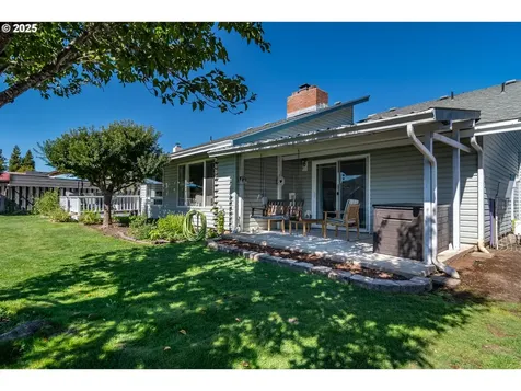 1762 E Fourth Avenue Sutherlin OR 97479