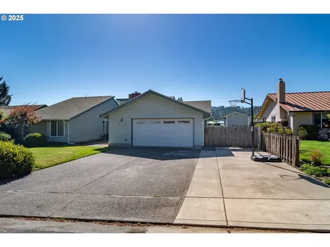 1762 E Fourth Avenue Sutherlin OR 97479