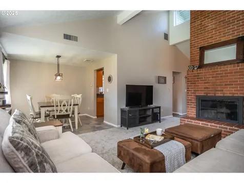 1762 E Fourth Avenue Sutherlin OR 97479