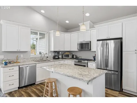 411 SW Oregon Falls Drive Dallas OR 97338