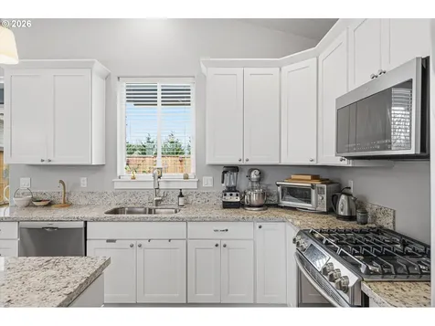 411 SW Oregon Falls Drive Dallas OR 97338