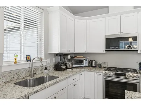 411 SW Oregon Falls Drive Dallas OR 97338
